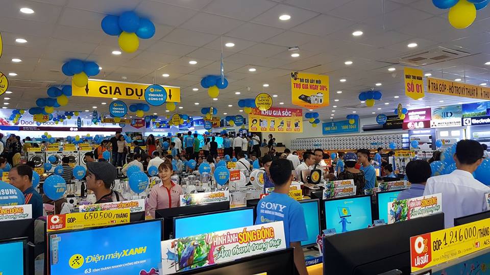 Bên trong siêu thị