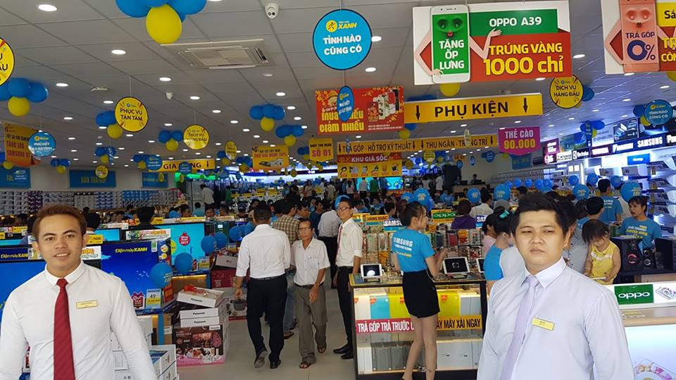 Bên trong siêu thị