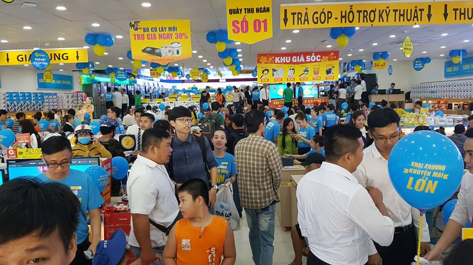 Bên trong siêu thị