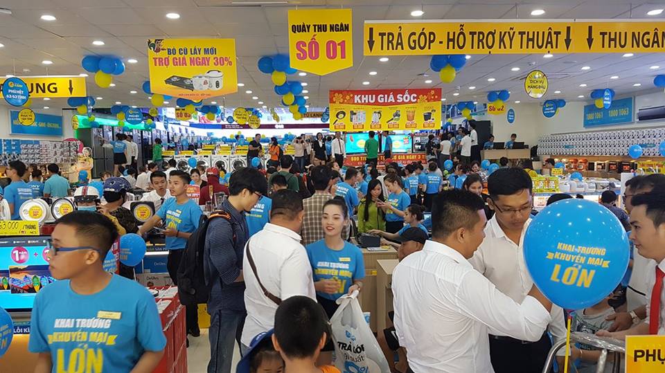 Bên trong siêu thị