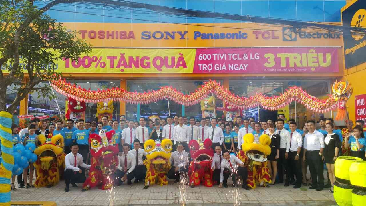 Hình ảnh khai trương siêu thị Điện máy Xanh đầu tiên tại huyện đảo Phú Quốc