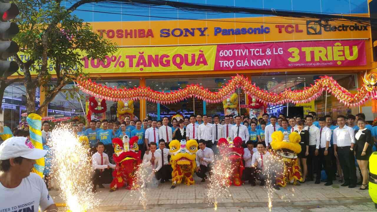 Hình ảnh khai trương siêu thị Điện máy Xanh đầu tiên tại huyện đảo Phú Quốc