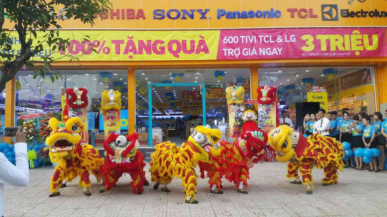 Hình ảnh khai trương siêu thị Điện máy Xanh đầu tiên tại huyện đảo Phú Quốc