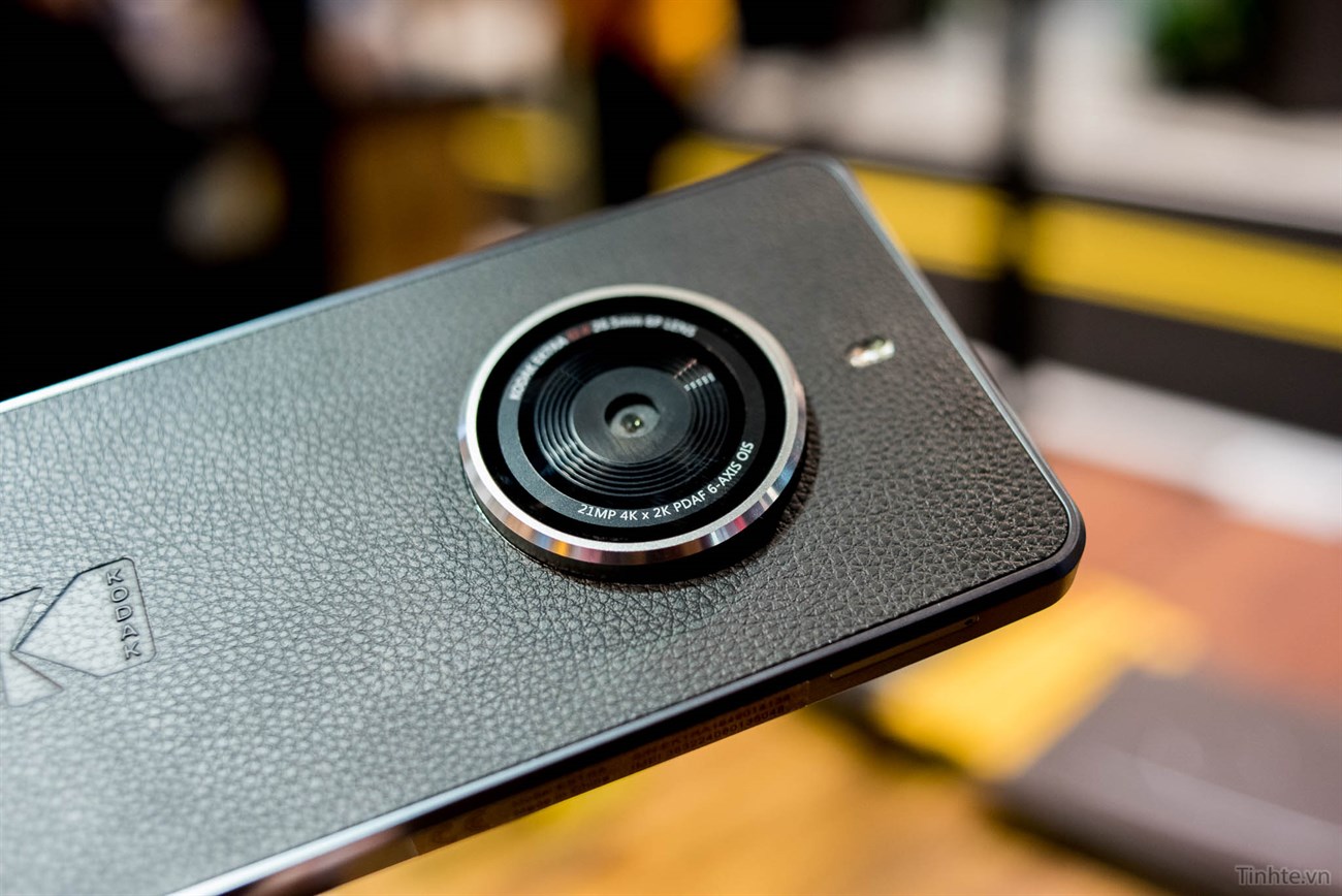 Hình ảnh trên tay Kodak Ektra, điện thoại camera giả cổ độc đáo Hình ảnh trên tay Kodak Ektra, điện thoại camera giả cổ độc đáo