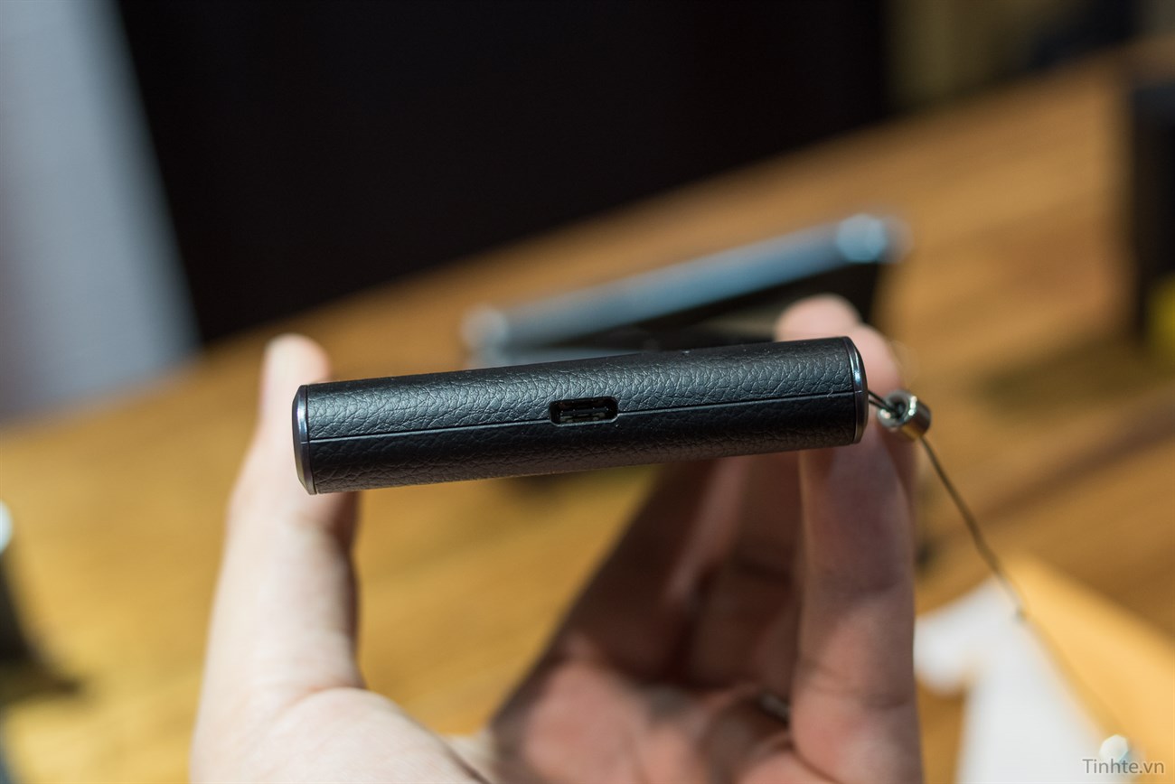 Hình ảnh trên tay Kodak Ektra, điện thoại camera giả cổ độc đáo Hình ảnh trên tay Kodak Ektra, điện thoại camera giả cổ độc đáo