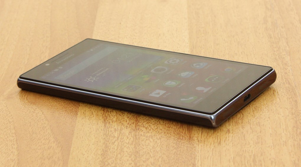 Smartphone Lenovo pin khủng 4.000 mAh, mặt lưng giả da, camera 13MP vừa giảm giá sốc