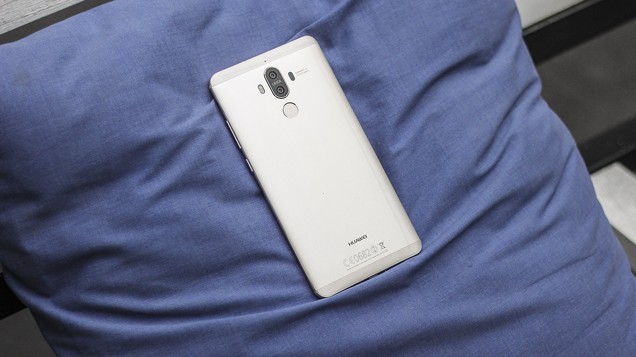 trên tay Huawei Mate 9
