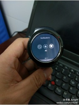 Smartwatch của HTC xuất hiện trở lại trong loạt ảnh mới