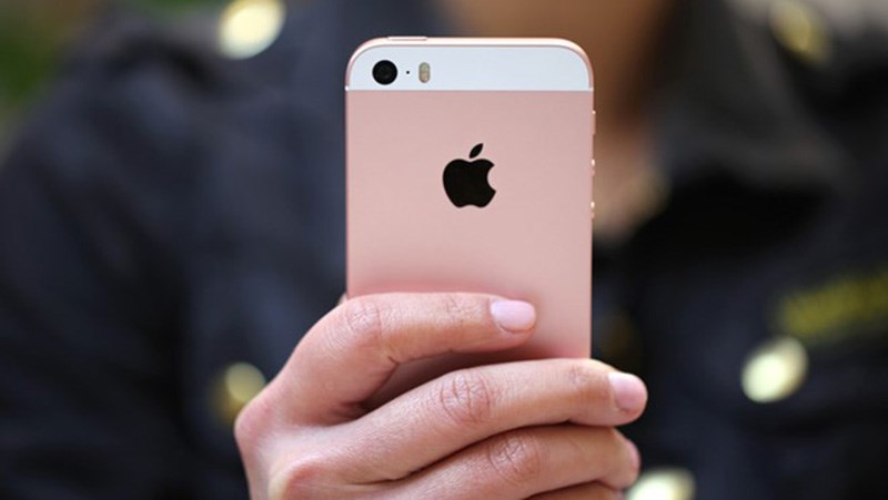 Đâu là chiếc smartphone tầm trung rớt giá nhiều nhất năm qua?