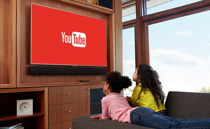 Cách kiểm soát trẻ xem YouTube trên tivi tránh những nội dung xấu