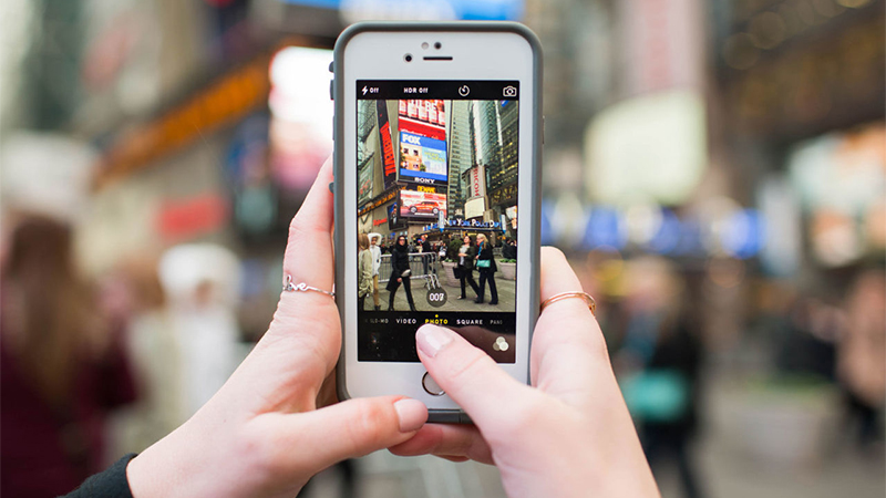 Với chiếc smartphone hay máy ảnh nhỏ gọn cầm tay là chúng ta đã có thể lưu giữ những khoảnh khắc tuyệt vời bên người thân và bạn bè