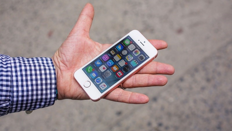 Bộ đôi iPhone đẹp như iPhone 5s, mạnh như iPhone 6s được giảm giá dịp Tết Bộ đôi iPhone đẹp như iPhone 5s, mạnh như iPhone 6s được giảm giá dịp Tết