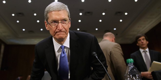 Tim Cook là một trong những CEO công nghệ đầu tiên phản đối chính sách nhập cư của Trump. Ảnh: Business Insider Tim Cook là một trong những CEO công nghệ đầu tiên phản đối chính sách nhập cư của Trump. Ảnh: Business Insider