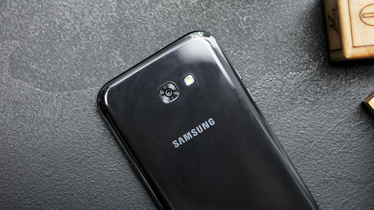 trên tay Galaxy A7 2017 trên tay Galaxy A7 2017