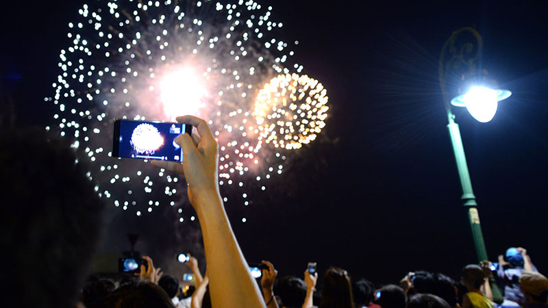 Vậy thì tựu tại, Tết này nhạt là vì ai, vì công nghệ hay vì chính bản thân của chúng ta?