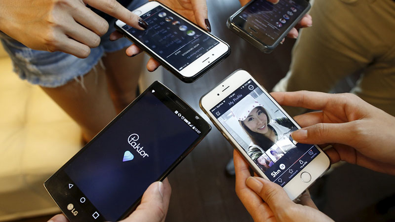 Liệu các ứng dụng hẹn hò, tìm bạn có nên trang bị bộ lọc HIV?