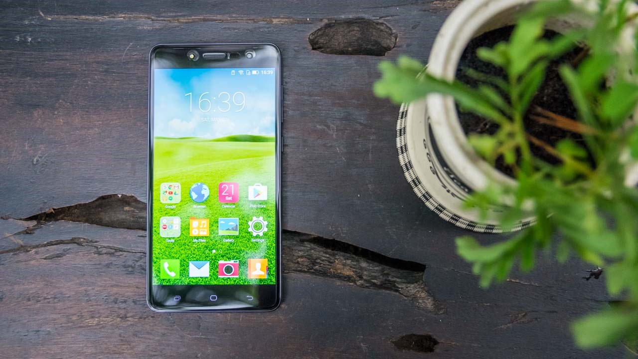 Qua tết, nếu tiền lì xì khiêm tốn thì đây là chiếc phablet ngon lành để lựa chọn Qua tết, nếu tiền lì xì khiêm tốn thì đây là chiếc phablet ngon lành để lựa chọn