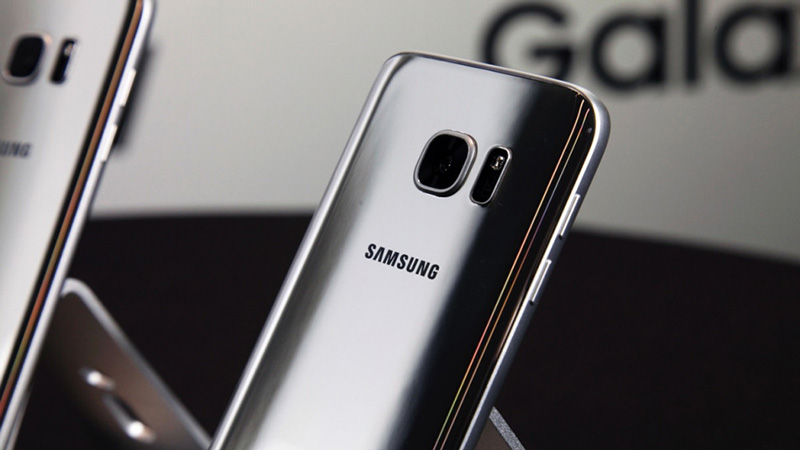 Liệu Samsung DeX sẽ thành công & giúp doanh số Galaxy S8 tăng vọt? Liệu Samsung DeX sẽ thành công & giúp doanh số Galaxy S8 tăng vọt?