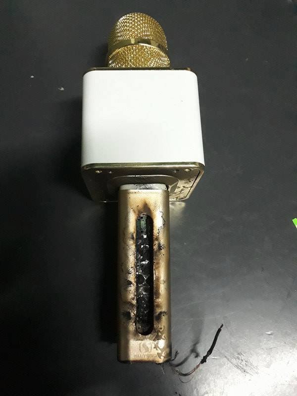 Karaoke cầm tay phát nổ, người dùng hãy cẩn thận