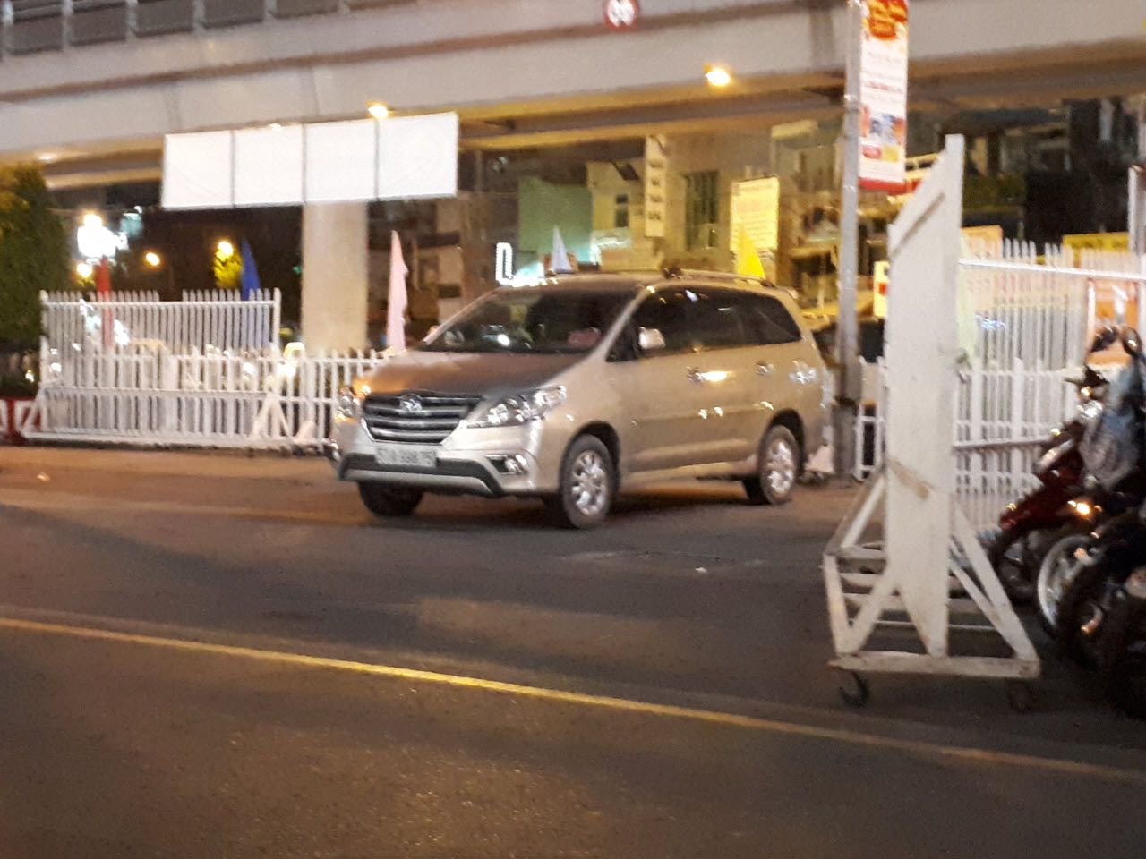 so sánh Galaxy A7 2017 và Galaxy Note 5