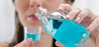 Lưu ý quan trọng cần biết khi dùng nước súc miệng