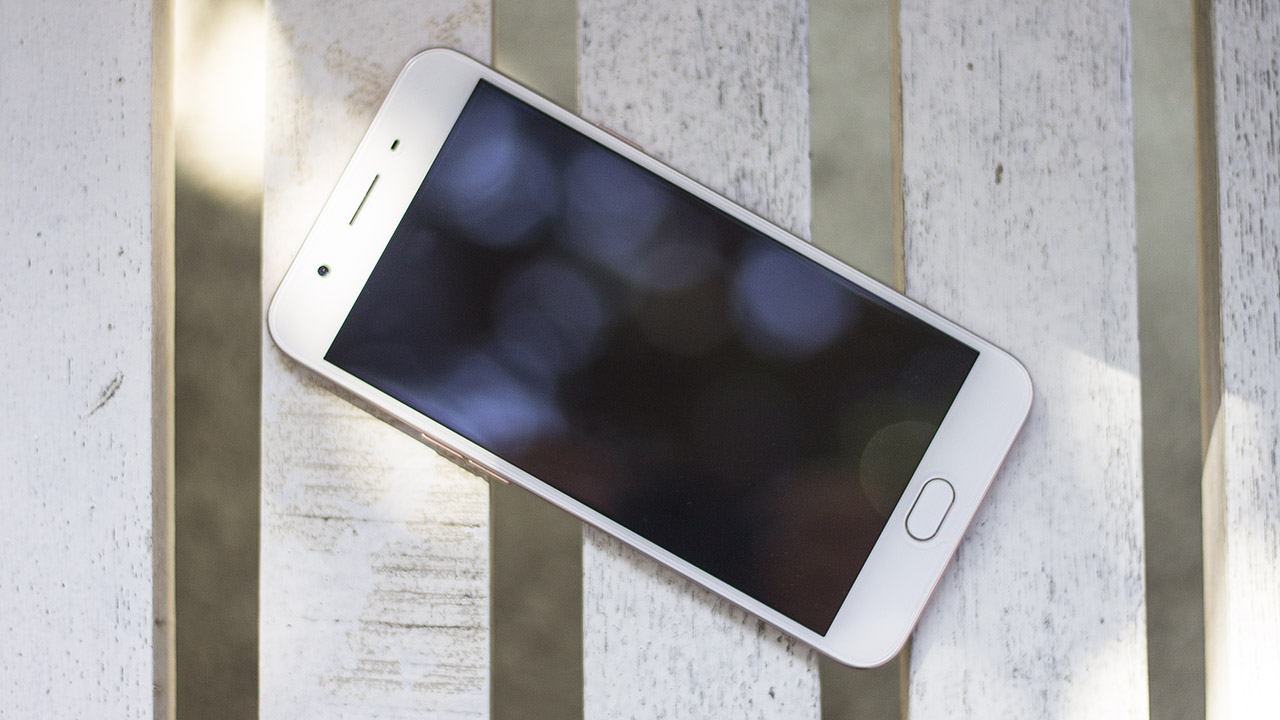 trên tay Oppo F1s 2017