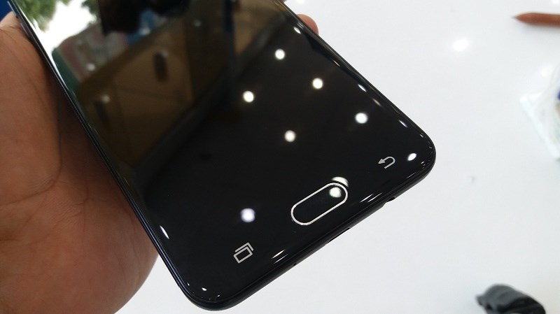 Smartphone bán chạy nhất tại TGDĐ vừa có thêm khuyến mãi hấp dẫn Smartphone bán chạy nhất tại TGDĐ vừa có thêm khuyến mãi hấp dẫn