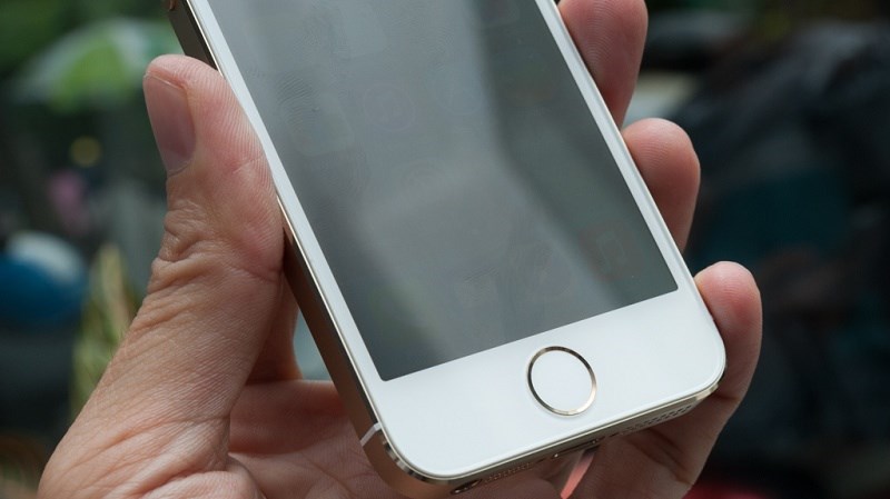 iPhone 5s hàng xách tay giảm giá mạnh, xuống dưới mức 3 triệu đồng