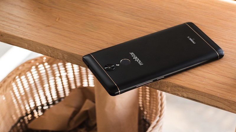 Mobiistar Prime X1 có màu đen nhám như iPhone 7, RAM 3GB giá dưới 4 triệu chuẩn bị lên kệ TGDĐ Mobiistar Prime X1 có màu đen nhám như iPhone 7, RAM 3GB giá dưới 4 triệu chuẩn bị lên kệ TGDĐ