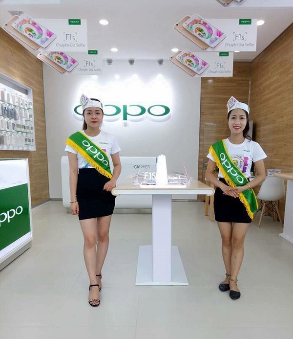 Bên trong cửa hàng trải nghiệm sản phẩm của Oppo tại Gia Lai - Ảnh: Oppo Brandshop Gia Lai