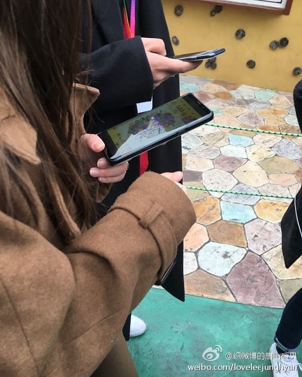 Sau Galaxy S8, đến lượt Galaxy S8 Plus xuất hiện ngoài đời thực Sau Galaxy S8, đến lượt Galaxy S8 Plus xuất hiện ngoài đời thực