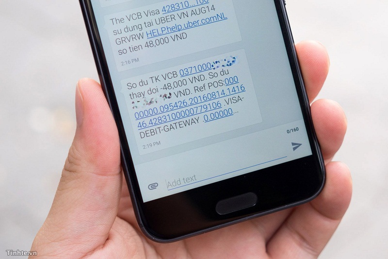 Khi đổi đầu số điện thoại, chủ tài khoản nếu không cập nhật sẽ không nhận được các tin nhắn về giao dịch của ngân hàng như hiện tại (Ảnh: Tinh tế)