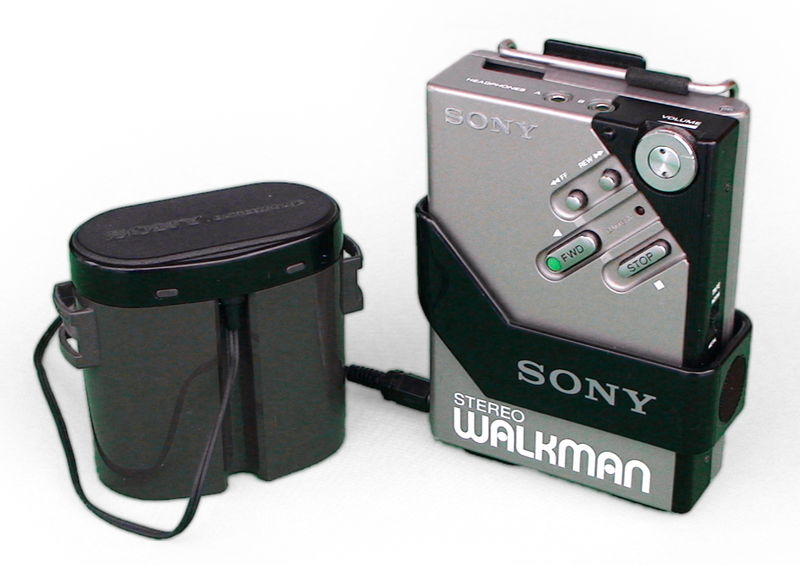 Sony Walkman WM-2 (1981) thay đổi cách mọi người nghe nhạc