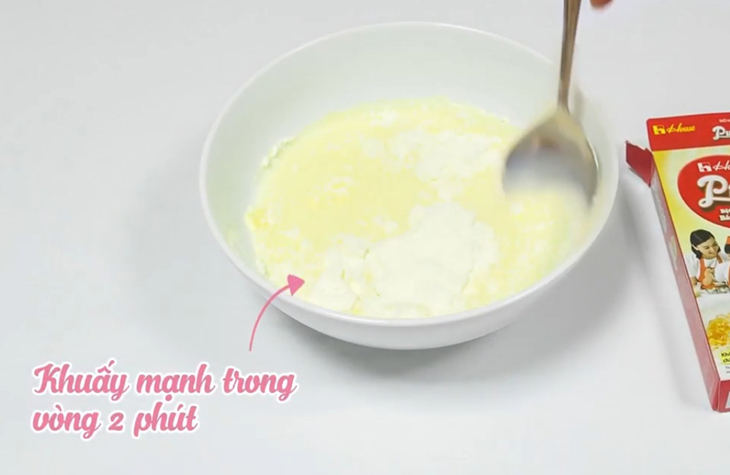 Cách làm bánh flan với bột làm bánh flan 3