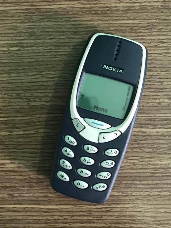 Nokia 3310 hàng cỏ với giá 280 ngàn đồng Nokia 3310 hàng cỏ với giá 280 ngàn đồng