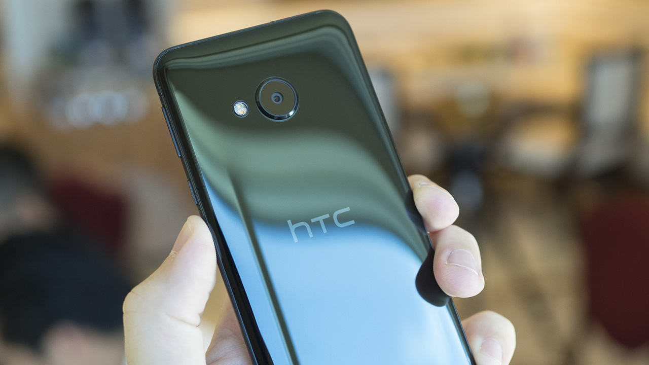đánh giá HTC U Play