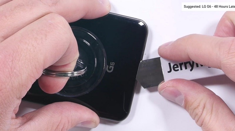 Mổ xẻ và tra tấn các chi tiết trên LG G6 Mổ xẻ và tra tấn các chi tiết trên LG G6