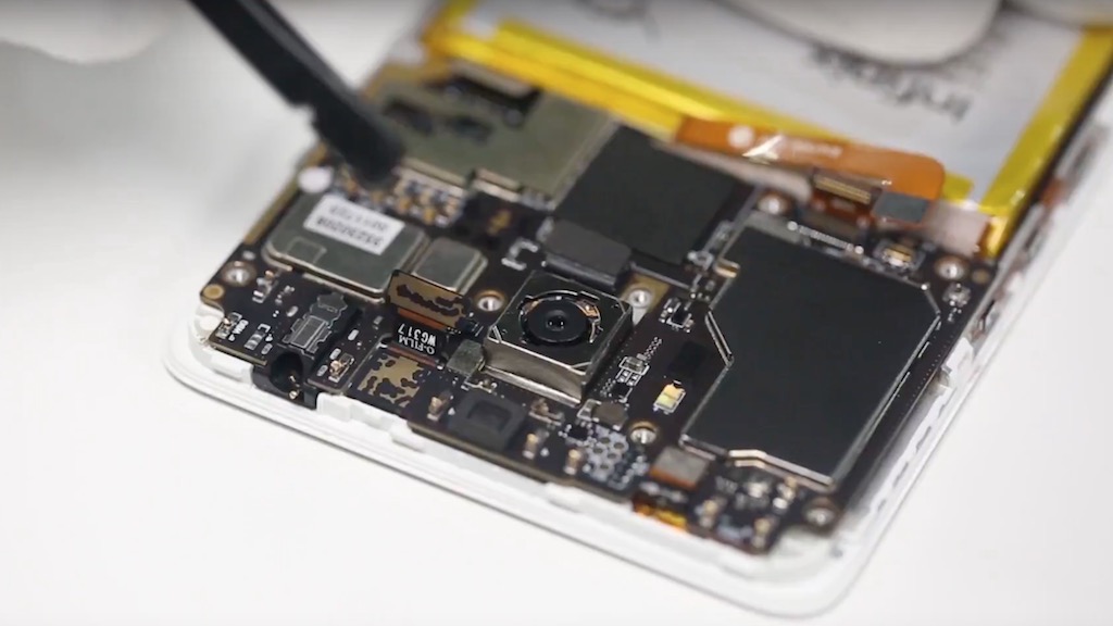 [Video] Khám phá phần cứng bên trong Infinix Zero 4