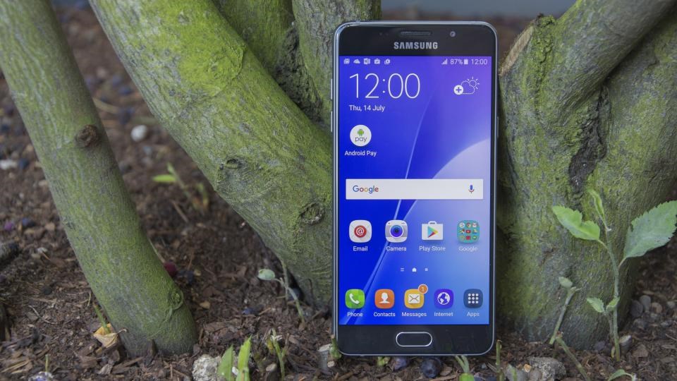 Galaxy A5 2016 tiếp tục được giảm giá khi mua online