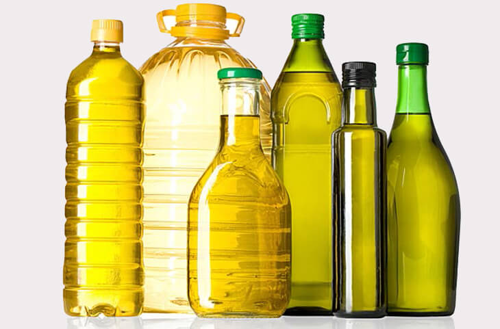 Good quality cooking oil has a bright, clear color, with a characteristic yellow color according to the type of raw material