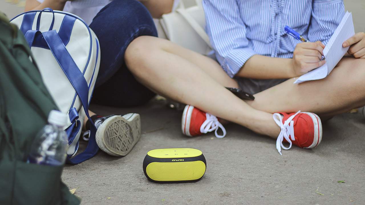 Trên tay loa Awei Y200 Trên tay loa Awei Y200