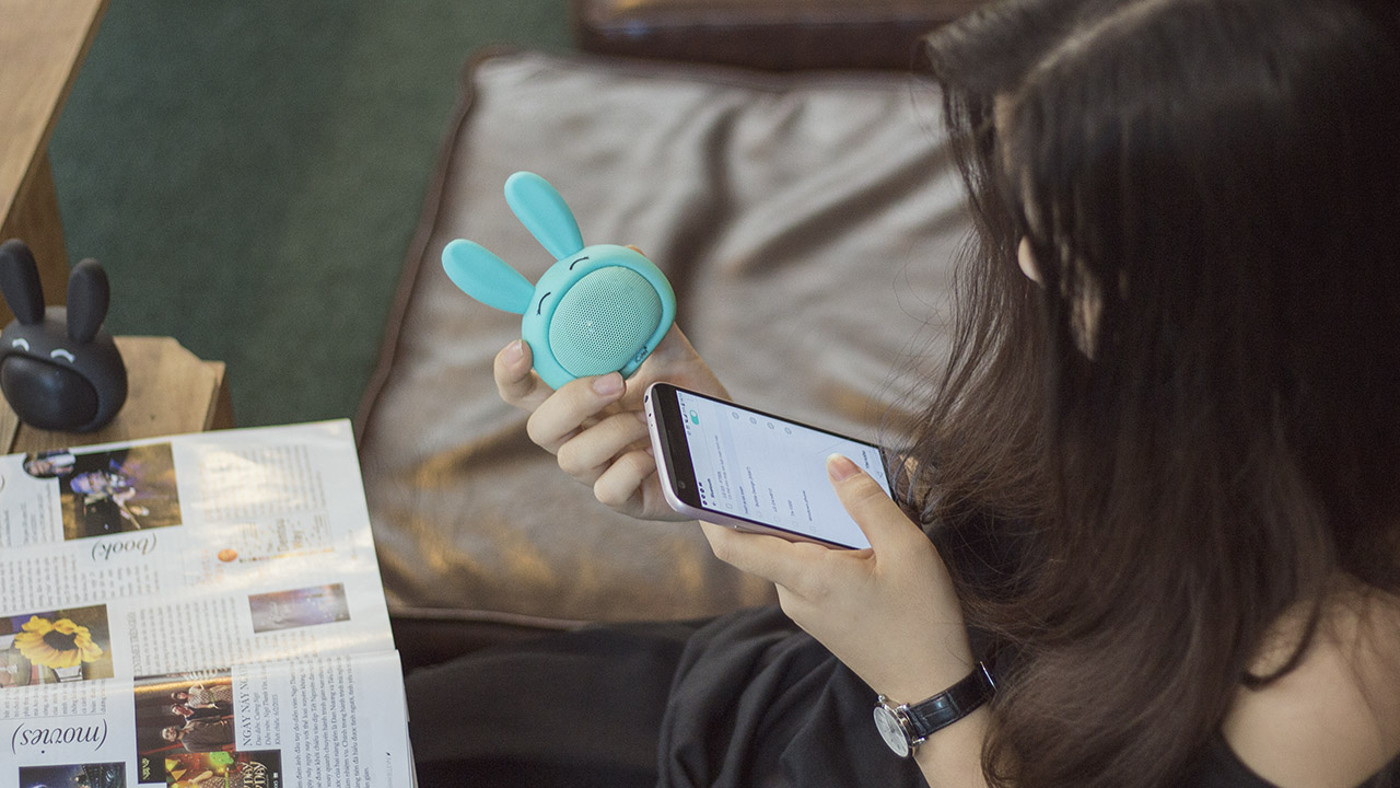 trên tay loa iCutes MB-815 trên tay loa iCutes MB-815