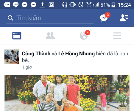 Giao diện facebook có nút chat