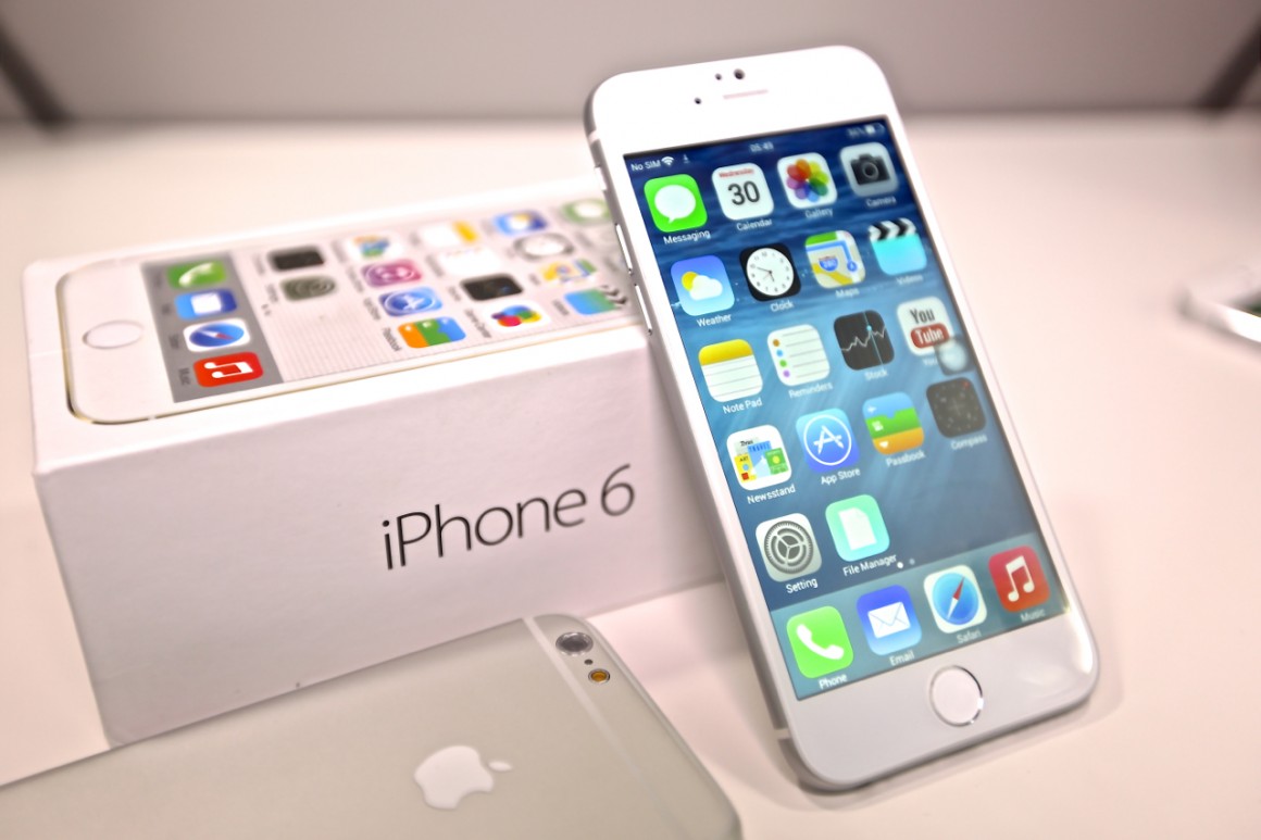 iPhone 6 32GB lên kệ tại Việt Nam sẽ gặp phải những đối thủ nào trong tầm giá? iPhone 6 32GB lên kệ tại Việt Nam sẽ gặp phải những đối thủ nào trong tầm giá?