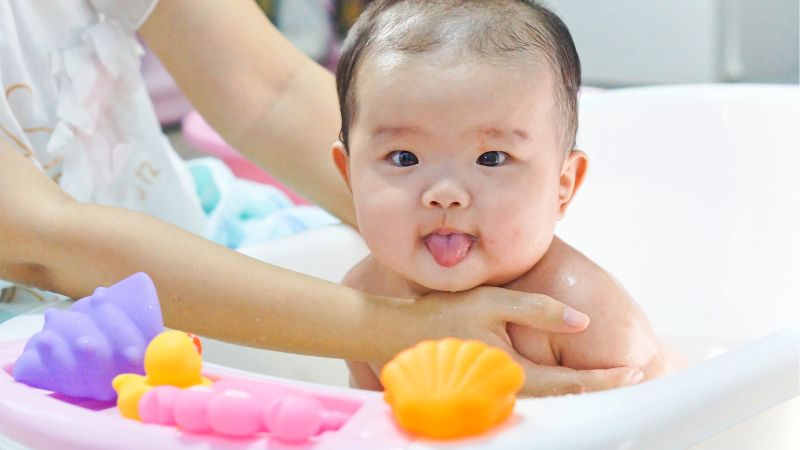 Tiêu chí chọn mua sữa tắm cho bé da nhạy cảm