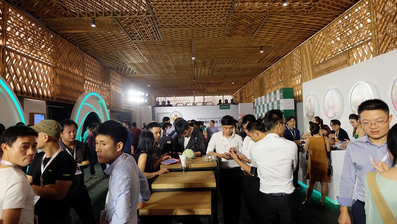 OPPO F3 Plus chính thức ra mắt tại Việt Nam với điểm nhấn camera selfie kép OPPO F3 Plus chính thức ra mắt tại Việt Nam với điểm nhấn camera selfie kép