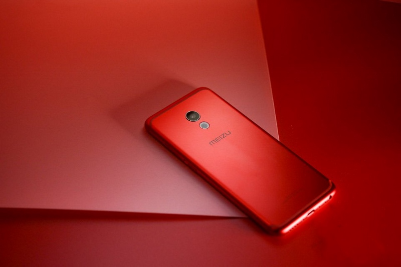 5 flagship Android có màu đỏ cực đẹp không kém iPhone 7, 7 Plus