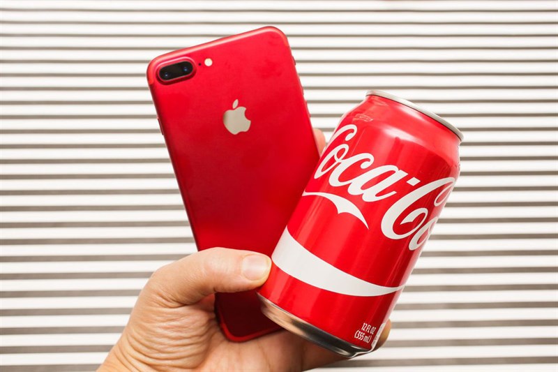 Thú vị với bộ ảnh iPhone 7 Plus Red đặt cạnh những vật dụng quen thuộc Thú vị với bộ ảnh iPhone 7 Plus Red đặt cạnh những vật dụng quen thuộc