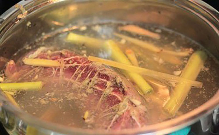 Cách nấu bún bò Huế ngon tại nhà