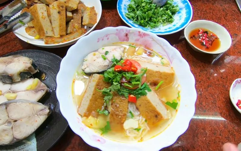 Món bún chả cá Đà Nẵng